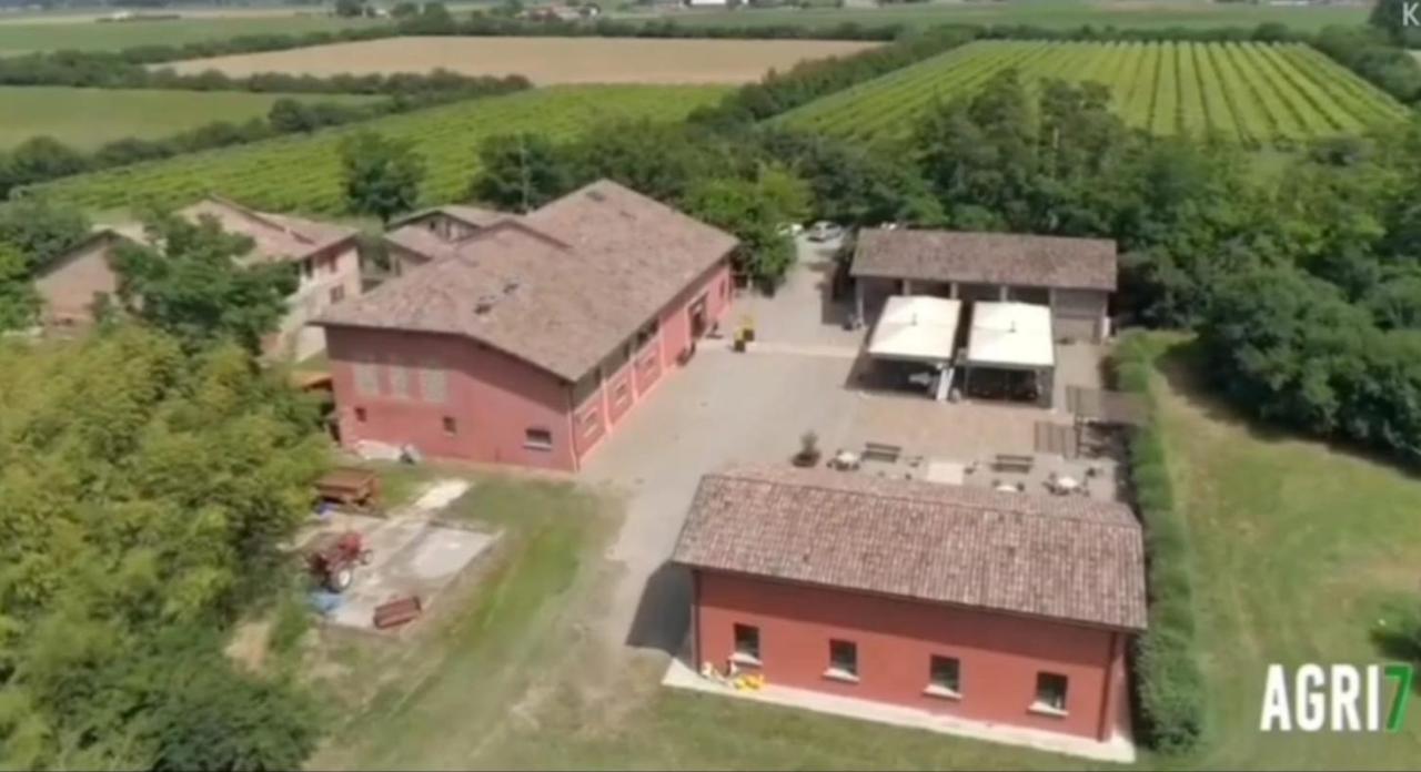 Agriturismo Corte Dei Landi Cade Exterior foto